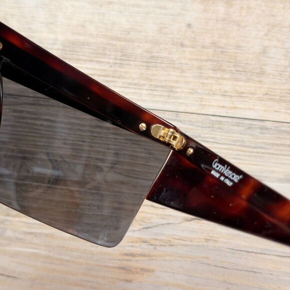 Vintage Gianni Versace Shield Sunglasses Blue Visor 1990s Y2K MOD 676 COL 900 BL main image 10